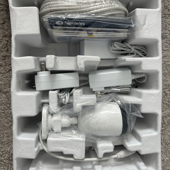 Swann Security System (Spotlight Outdoor/Indoor Camera 3Pck) SWIFI-SPOTCAMPK3-CL - Picture 10 of 16